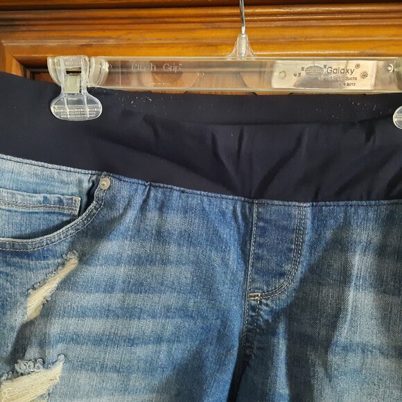 Great Expectations Distressed Maternity Denim Jean Shorts  - Size L - Picture 3 of 14